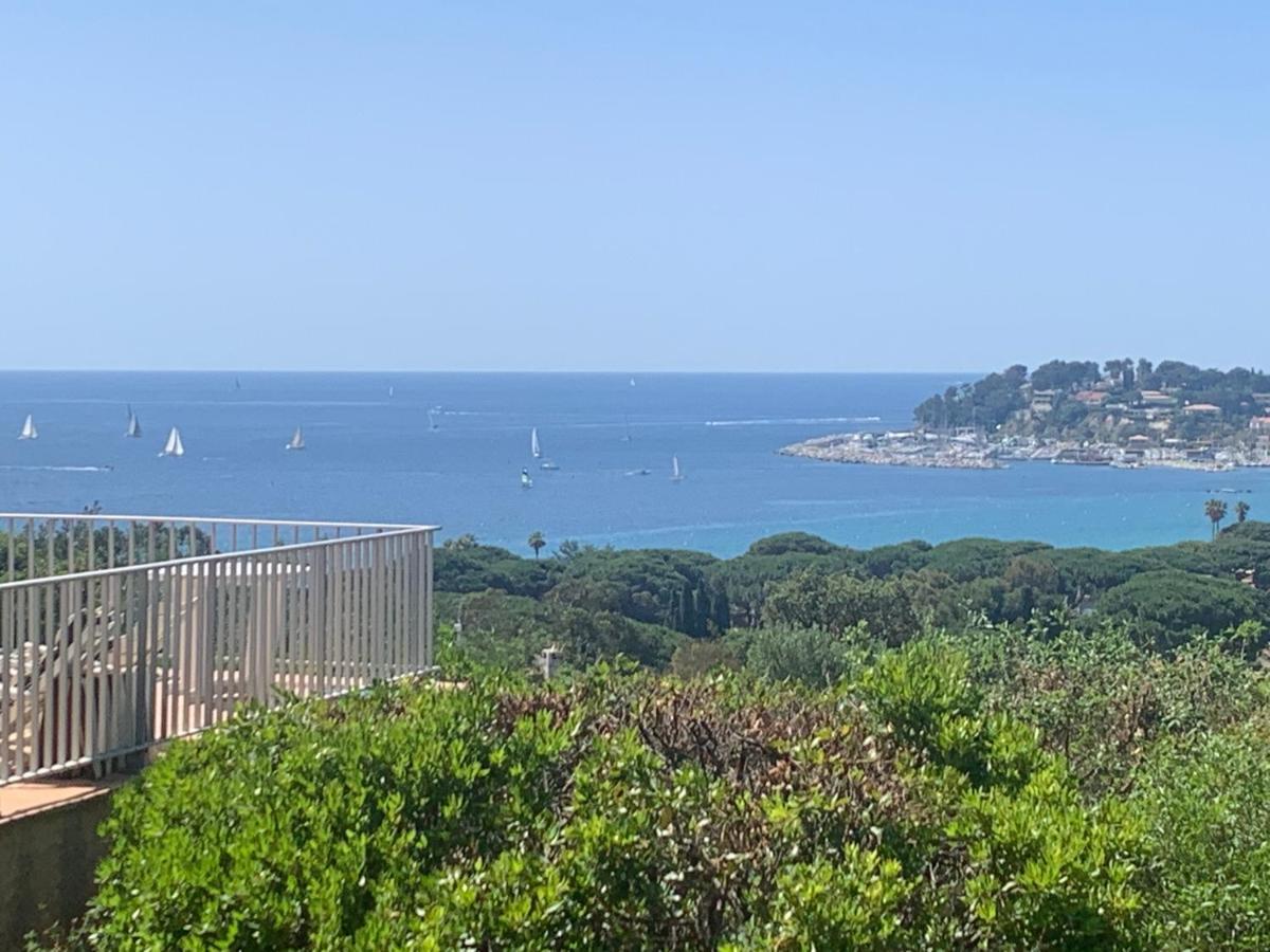 Les Citronniers - Splendide Vue Mer Acces Plage A Pieds A 5 Minutes Cavalaire-sur-Mer Exterior photo